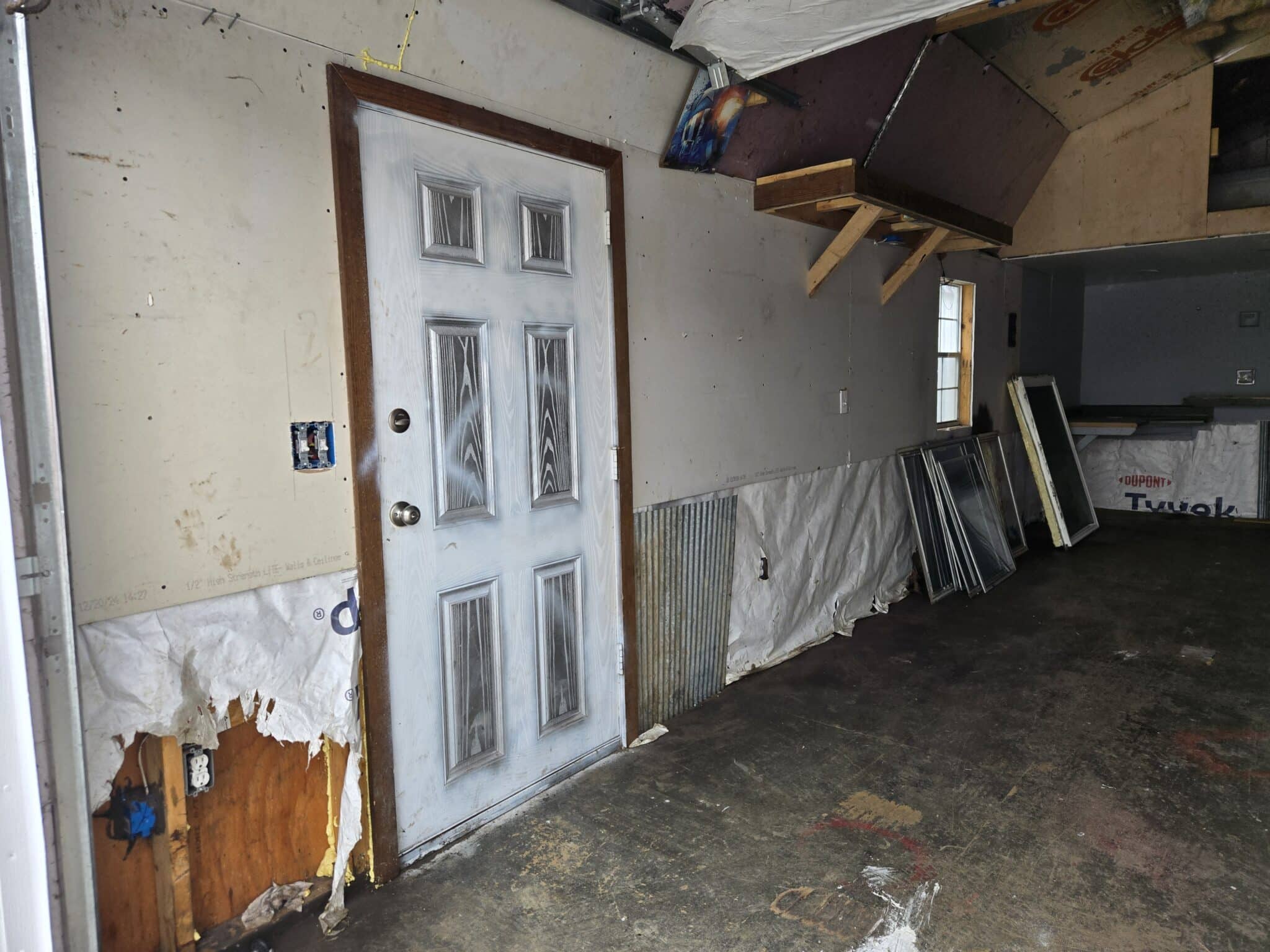 REPO!! 12x28 Lofted Garage - Image 9